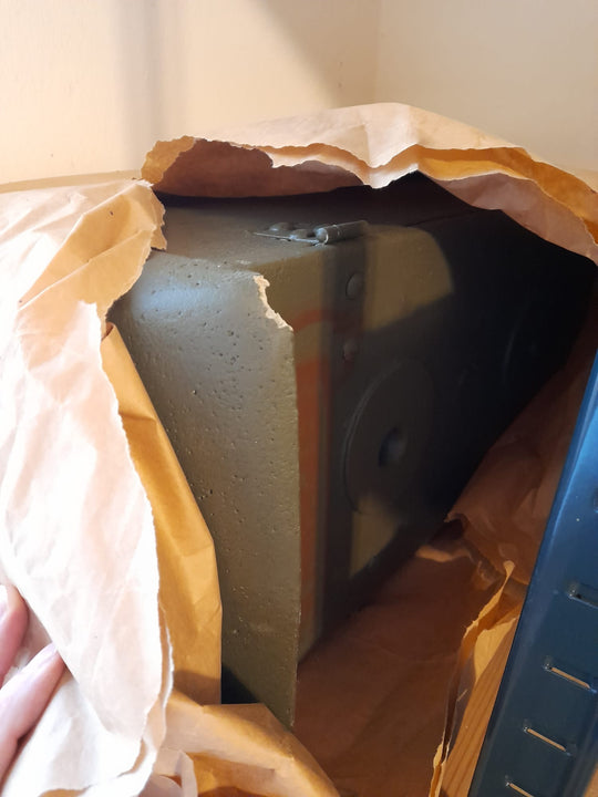 Hornissenkasten (leicht beschädigtes Einzelstück)